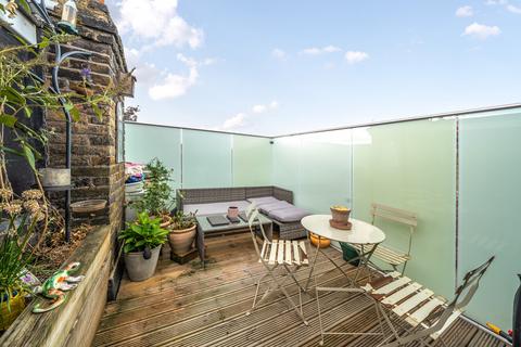 2 bedroom flat for sale, Eardley Road, Streatham, London, SW16