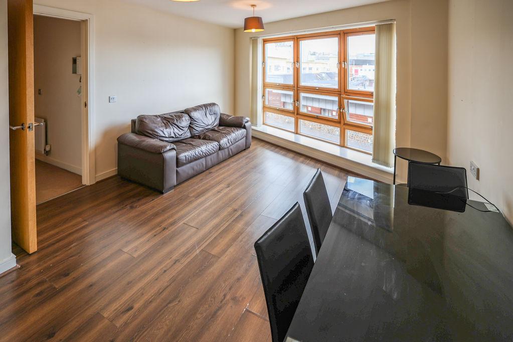 Apartment in Bristol - View 3