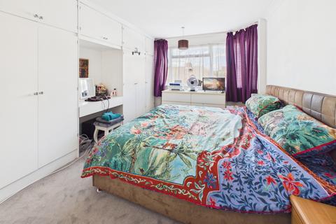 3 bedroom semi-detached house for sale, Ferndale Road, Ashford,TW15