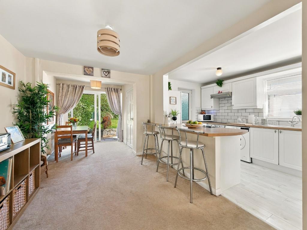 House in Cardiff, Rumney - More