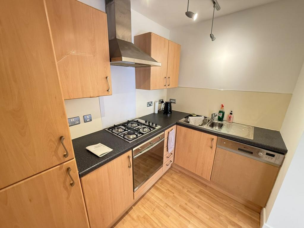 Apartment in Nottingham, Rainbow Quarter, St Ann's - View 4