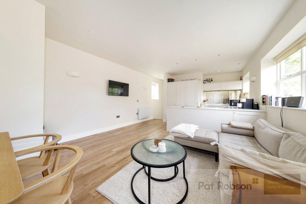Apartment in Newcastle Upon Tyne - View 5