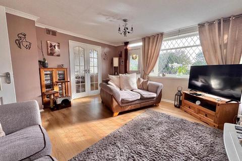 3 bedroom semi-detached house for sale, Ramsey Close, West Bromwich, West Midlands, B71 3SH