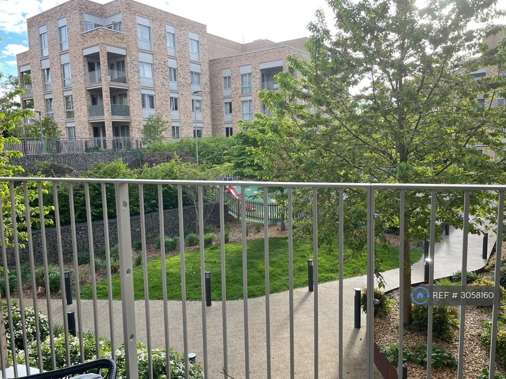 Apartment in London - More