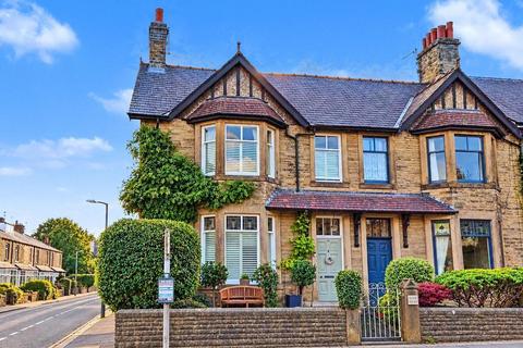 4 bedroom end of terrace house for sale, Waddington Road, Clitheroe, BB7 2HN