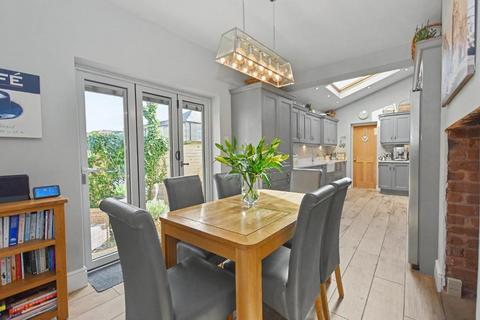4 bedroom end of terrace house for sale, Waddington Road, Clitheroe, BB7 2HN
