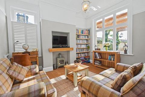 4 bedroom end of terrace house for sale, Waddington Road, Clitheroe, BB7 2HN