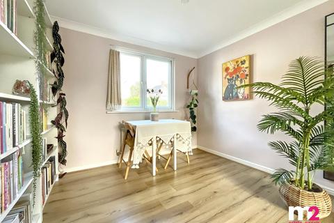 2 bedroom flat for sale, Golden Mile View, Newport NP20