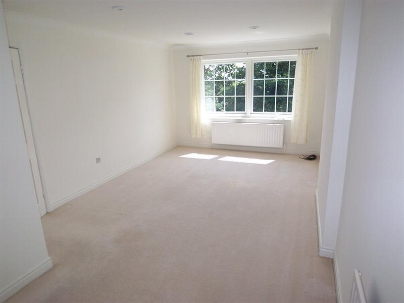 Apartment in Leeds - View 3