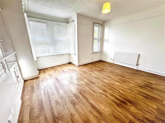 Apartment in Leyton - View 2