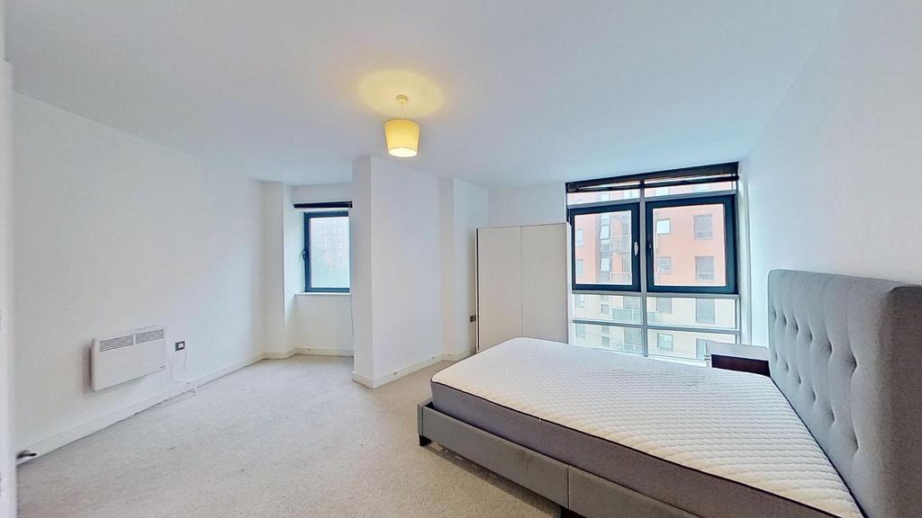 Apartment in Leeds - View 3