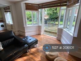 Apartment in Liverpool - More