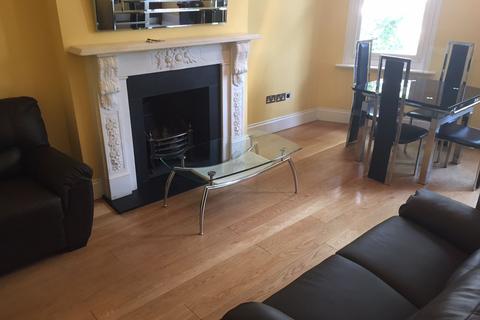 3 bedroom flat to rent, EFE House, Highbury Grove