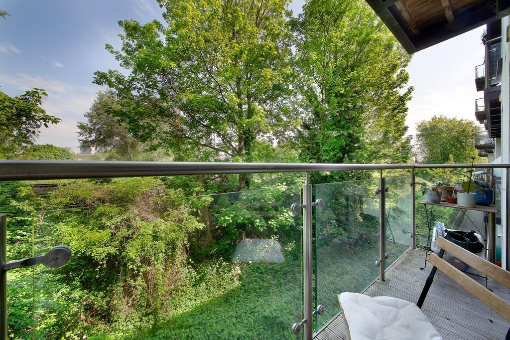Apartment in London - View 2