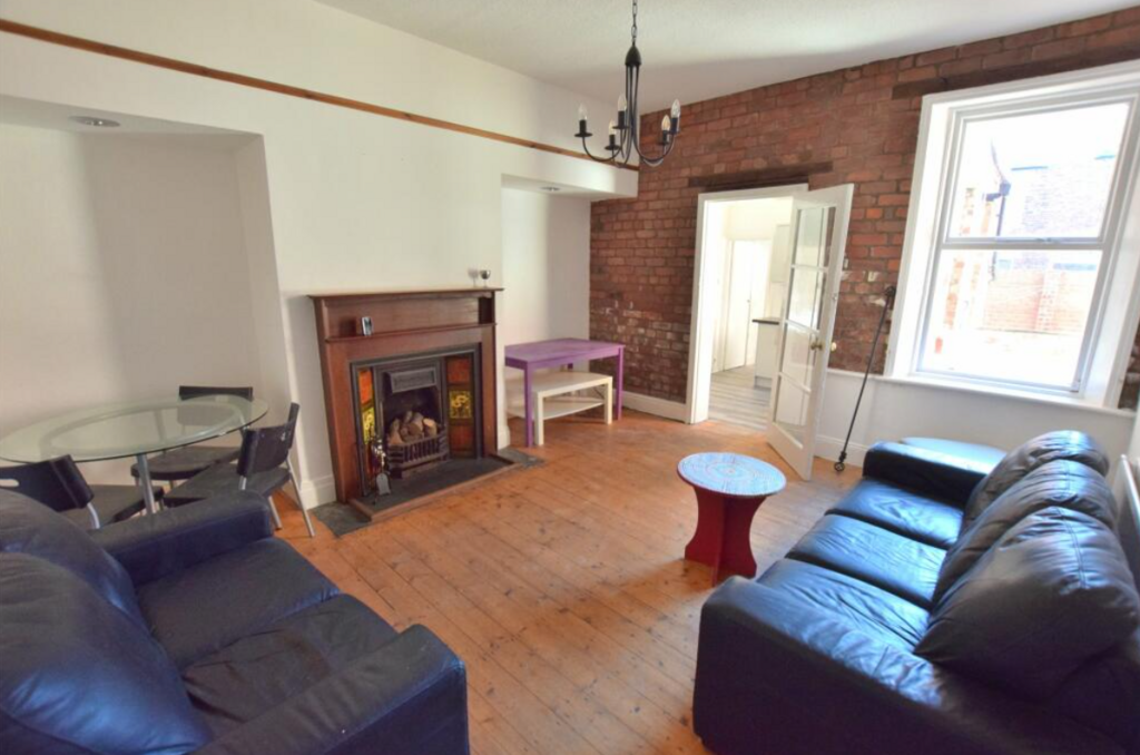 Apartment in Newcastle upon Tyne - View 3
