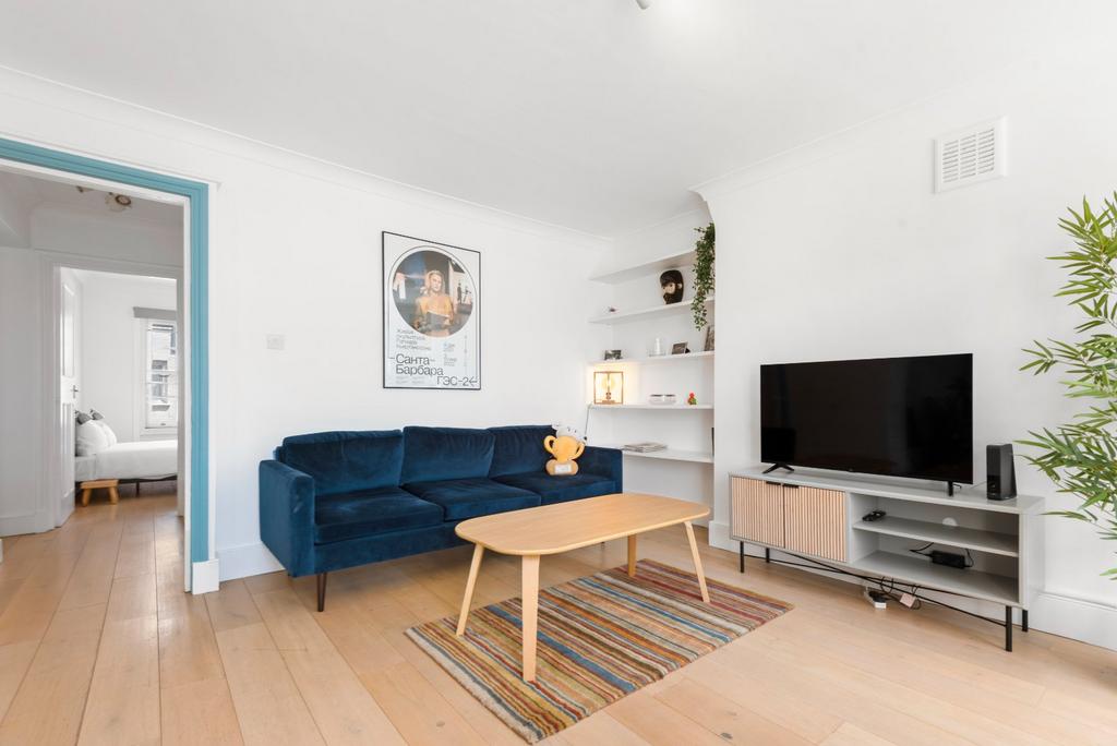 Apartment in Islington - View 3