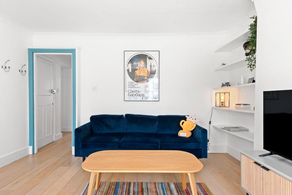 Apartment in Islington - View 4