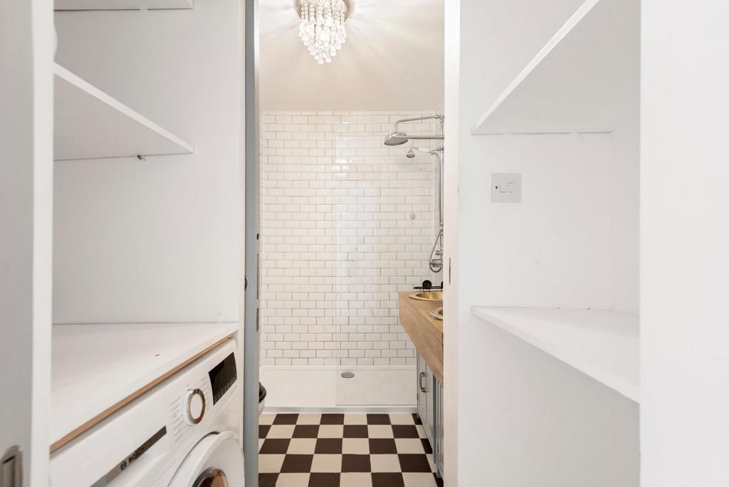 Apartment in Islington - More