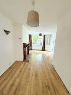 3 bedroom semi-detached house to rent, Manchester Road, Audenshaw, Manchester, M34