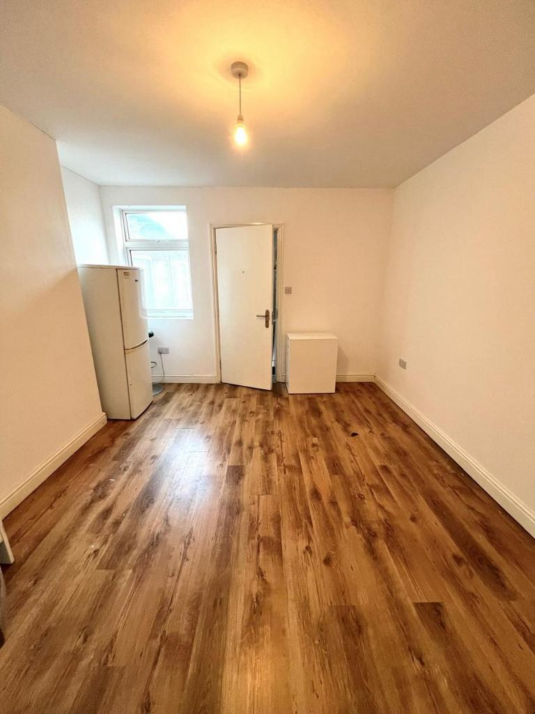 Apartment in Leicester - View 2
