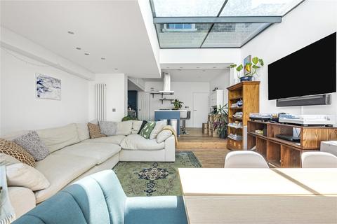 3 bedroom terraced house to rent, Acre Lane, London, SW2