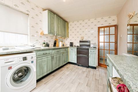 3 bedroom semi-detached house for sale, Warren Drive, Hornchurch, RM12