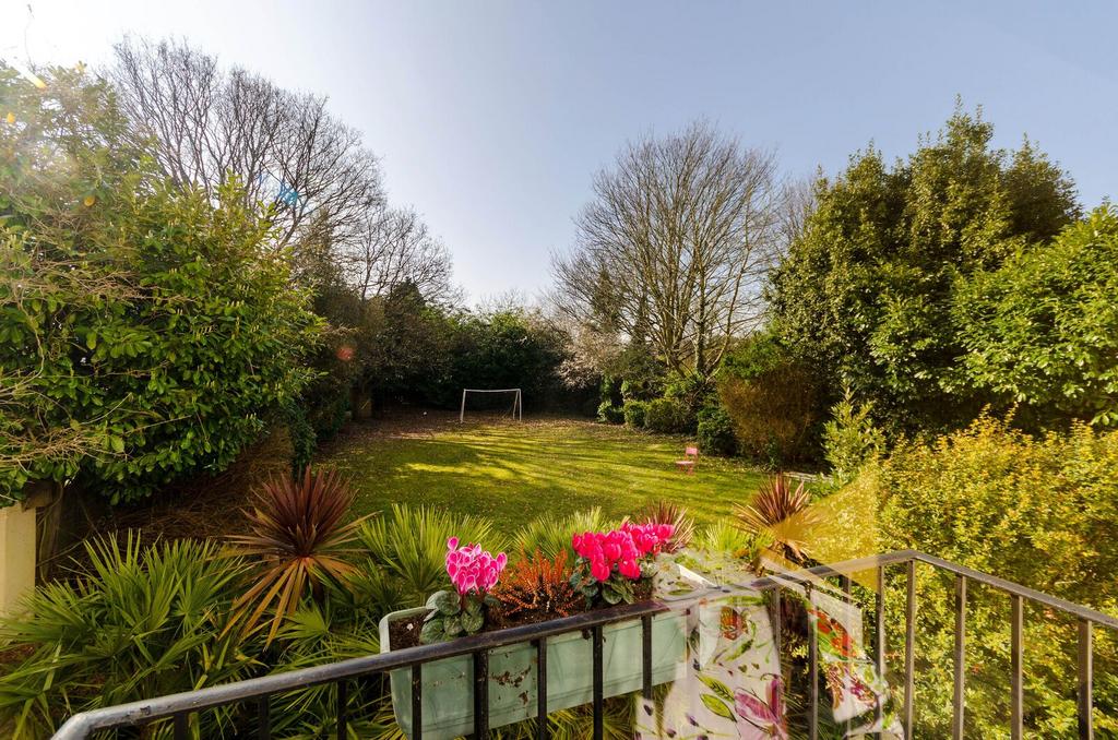 Apartment in East Molesey, Molesey - View 4