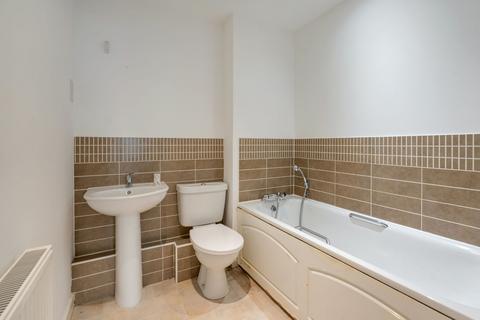 2 bedroom apartment for sale, Revere Way, Queens Court Revere Way, KT19