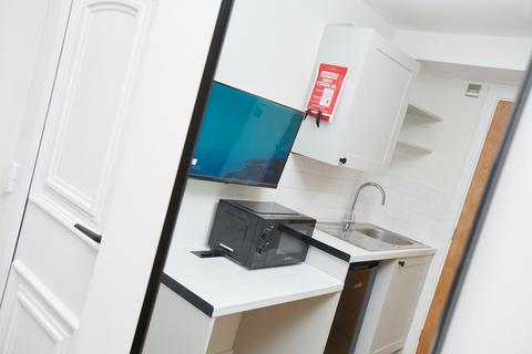 Terraced house to rent, Lord Haddon Road, Ilkeston, DE7