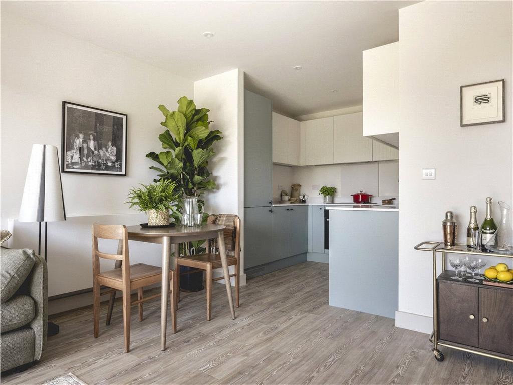 Apartment in Cambridge, Girton - View 5