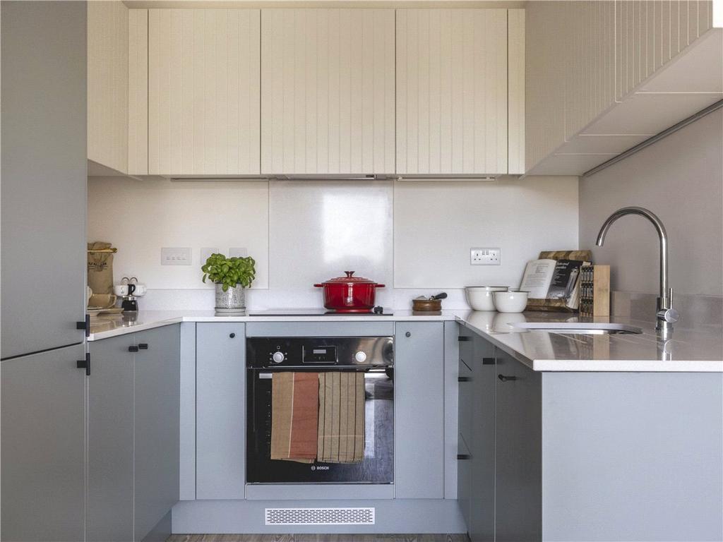Apartment in Cambridge, Girton - More
