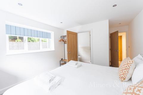 2 bedroom apartment to rent, Overstrand Road, Cromer