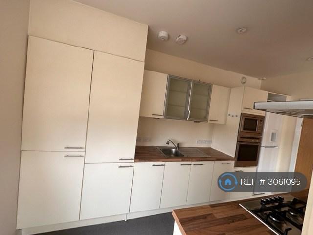 Apartment in Glasgow - View 2