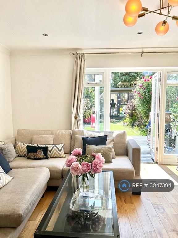House in London - View 2
