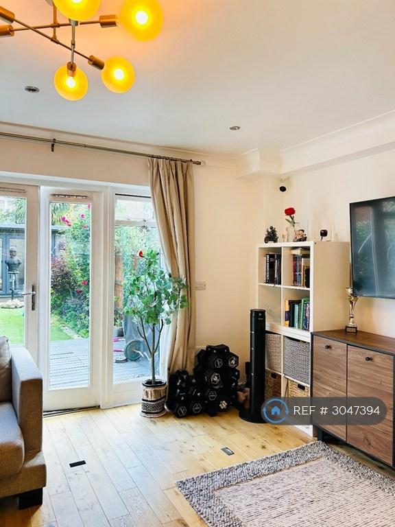 House in London - View 5