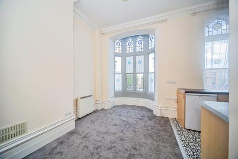 1 bedroom flat for sale, High Street, Southampton, Hampshire, SO14