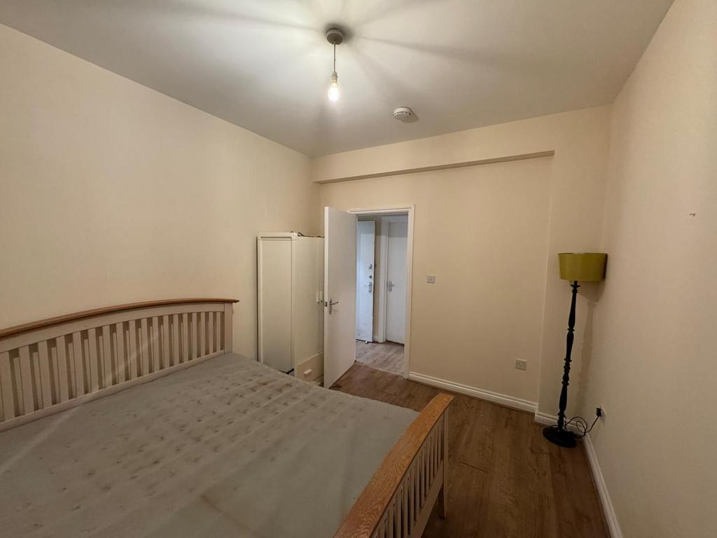 Apartment in Sutton - More