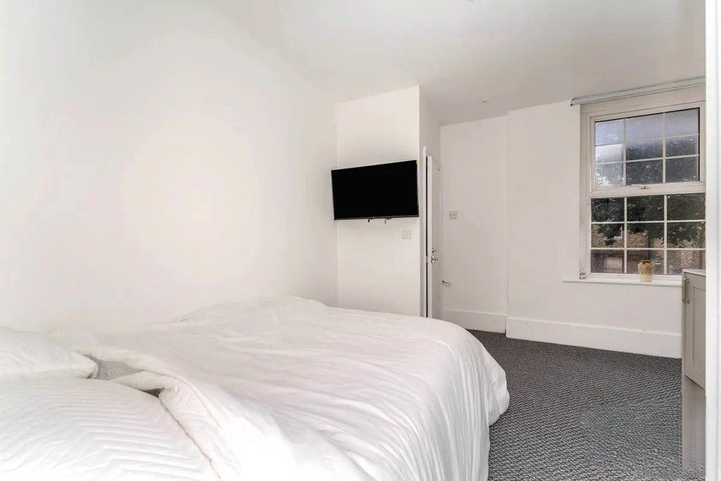 Apartment in London - View 2