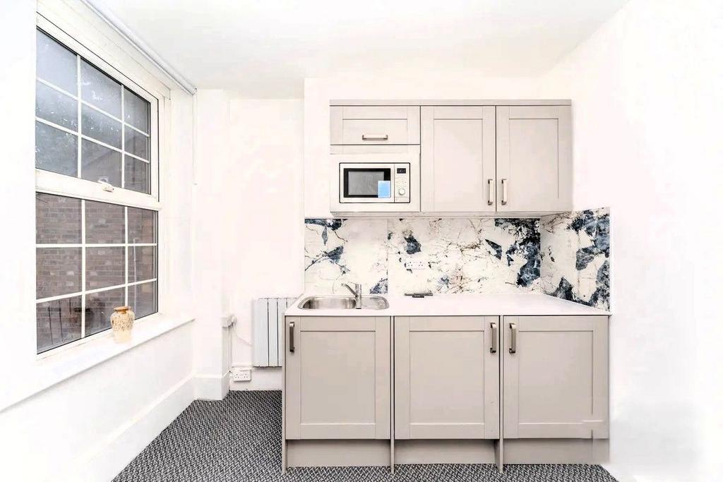 Apartment in London - View 3