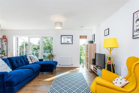 3 bedroom flat for sale, Salsabil Apartments, Mile End, E3