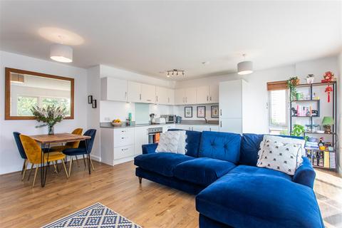3 bedroom flat for sale, Salsabil Apartments, Mile End, E3