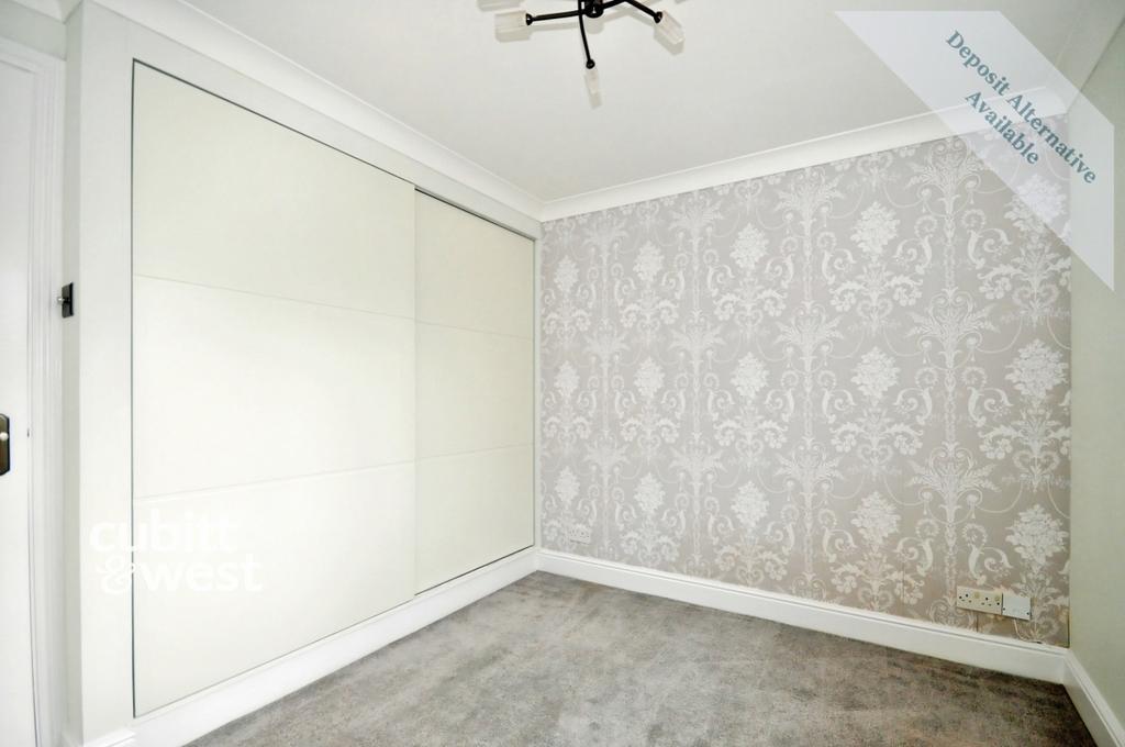 Apartment in Purley - View 5