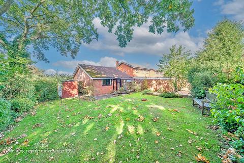2 bedroom detached bungalow for sale, Moat Farm Way, Walsall WS3