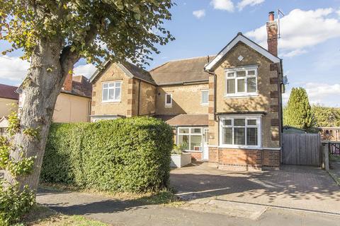 3 bedroom semi-detached house for sale, The Headlands, Market Harborough