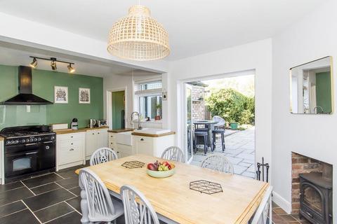 3 bedroom semi-detached house for sale, The Headlands, Market Harborough