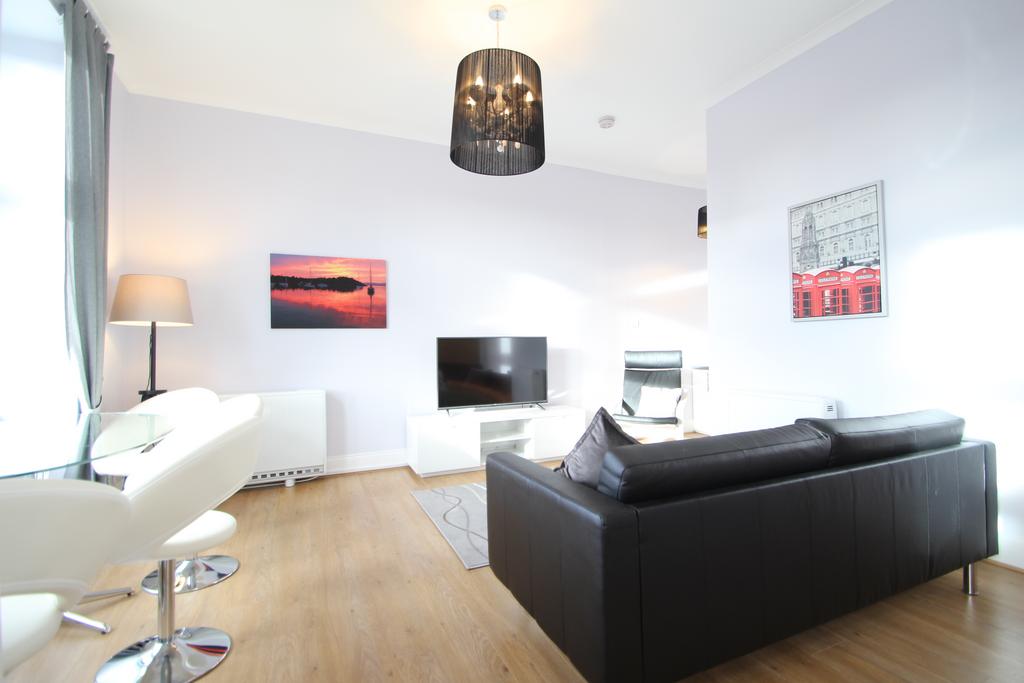 Apartment in Glasgow - View 3