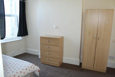 House share to rent, Bromley Road, Catford, London, SE6