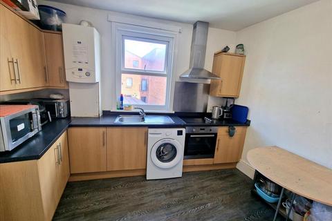 House share to rent, Bromley Road, Catford, London, SE6