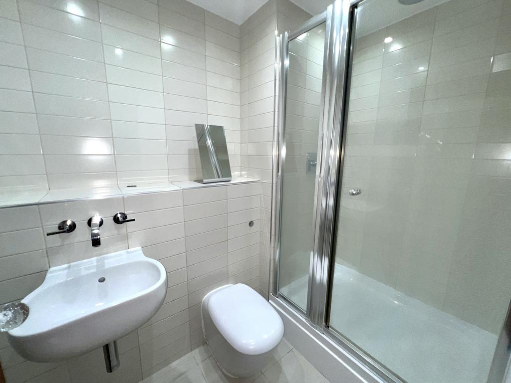 Apartment in Cardiff - View 3