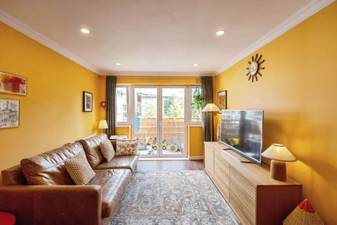 2 bedroom flat for sale, Hawker Place, Walthamstow, E17